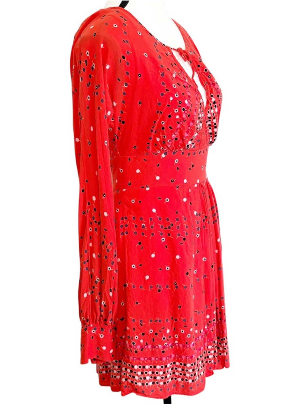 FREE PEOPLE Coryn Mini Dress Size 4 Coral Cutout Back Pleated Boho Long Sleeve - Picture 3 of 12